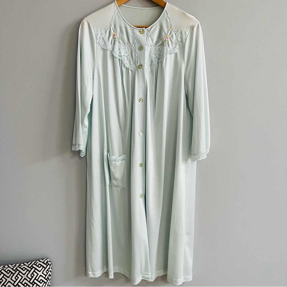 Vintage Shadowline Lace Trim Negligee Peignoir Robe Size Medium 60's Embroidered